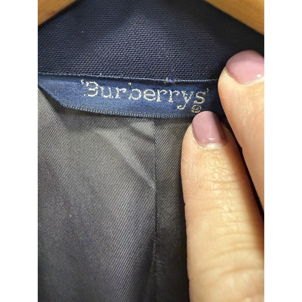 Vintage Burberry's Navy Wool Blazer Men L 44R Gold Two Button Saks Fifth Avenue